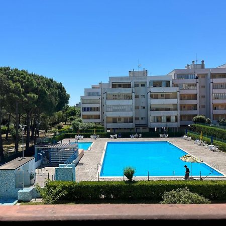 Complesso Mosaico Con Piscina Aperta Giugno Luglio Agosto Appartamenti Sono Arredati Vedi Foto Per Il Check In Agenzia Viale Francesco Petrarca 391 Lido Adriano Ra Esterno foto