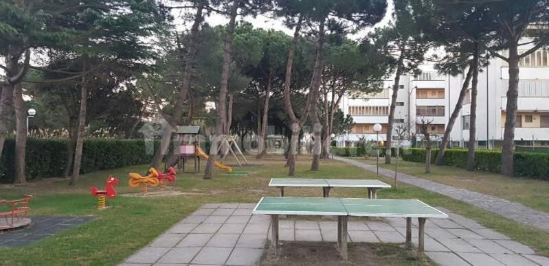 Complesso Mosaico Con Piscina Aperta Giugno Luglio Agosto Appartamenti Sono Arredati Vedi Foto Per Il Check In Agenzia Viale Francesco Petrarca 391 Lido Adriano Ra Esterno foto