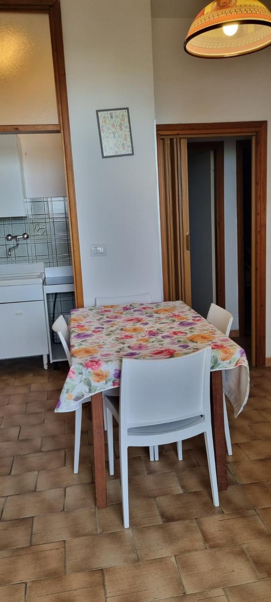 Complesso Mosaico Con Piscina Aperta Giugno Luglio Agosto Appartamenti Sono Arredati Vedi Foto Per Il Check In Agenzia Viale Francesco Petrarca 391 Lido Adriano Ra Esterno foto